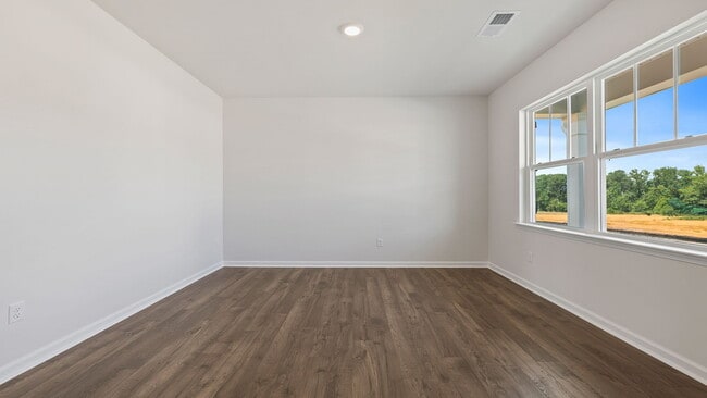 102 Marblewood St, Greenville, SC 29605 - photo 4