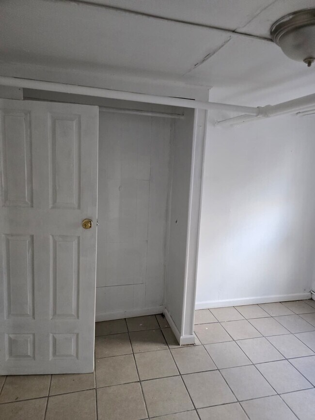 4915 Ventnor Ave unit Basement Apt, Ventnor City, NJ 08406 - photo 4