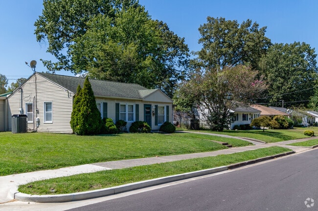 River Oaks is home to a variety of home styles.