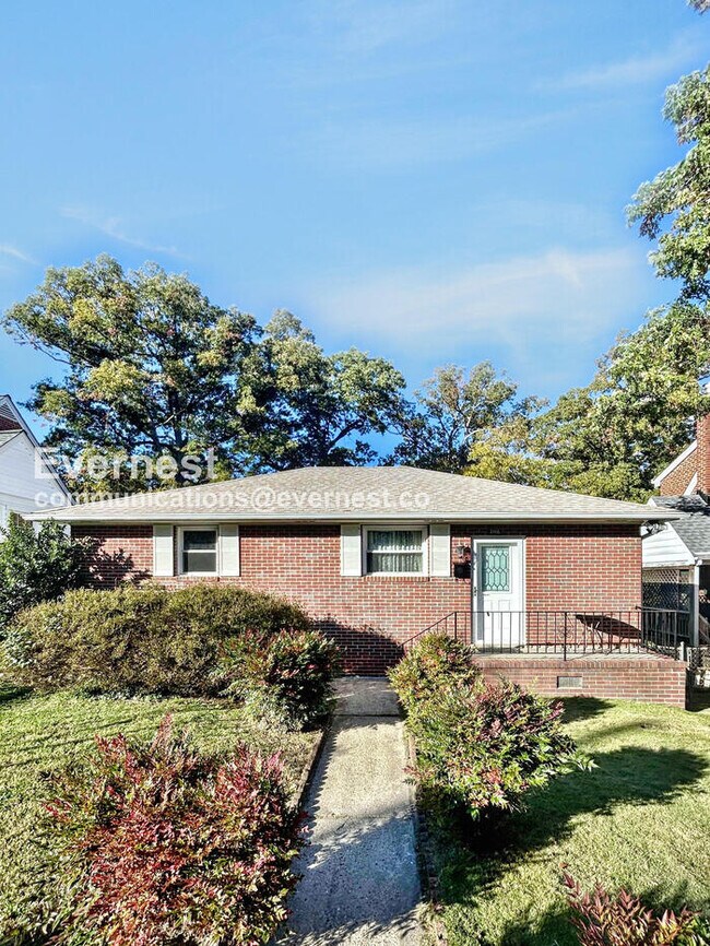 2116 Oakwood Ln, Richmond, VA 23228