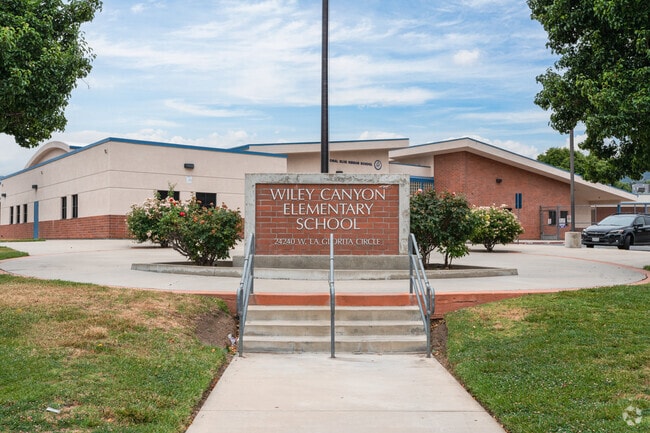 The front of Wiley Canyon Elementary School welcomes Valencia neighborhood students.