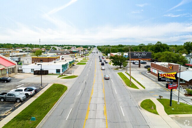 Central Ave provides easy access to many popular retail stores and fast-food options in Crown Heights.