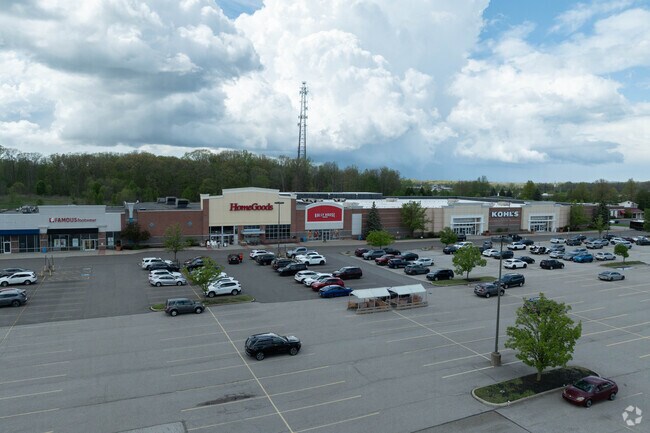 The Marketplace at Four Corners offers popular retail and dining options for the residents of Reminderville.