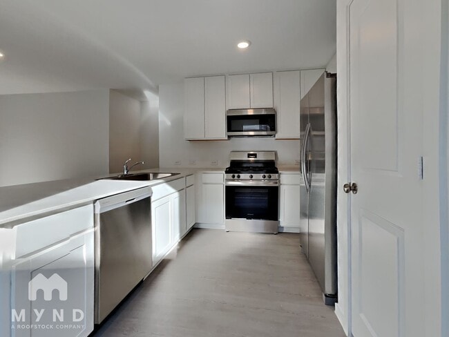 1737 Lofty Cedar Ct, Conroe, TX 77301 - photo 2