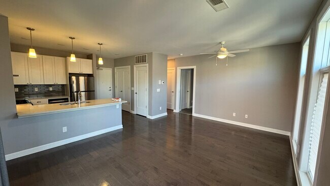 116 W 15th St unit 303, Cincinnati, OH 45202 - photo 2