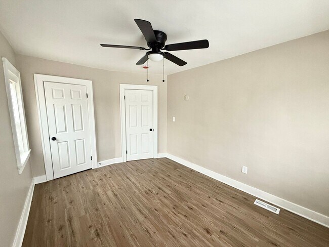 9355 Ward Ave, Detroit, MI 48228 - photo 5