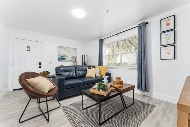 2360 SW Archer Rd unit ID1355835P, Gainesville, FL 32608 - photo 4