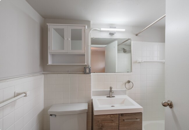 Walnut Manor Apartments, Royal Oak, MI 48073 - photo 5