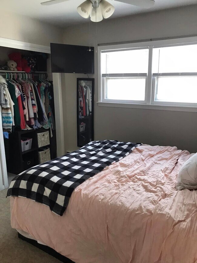 2968 S 84th St, West Allis, WI 53227 - photo 5