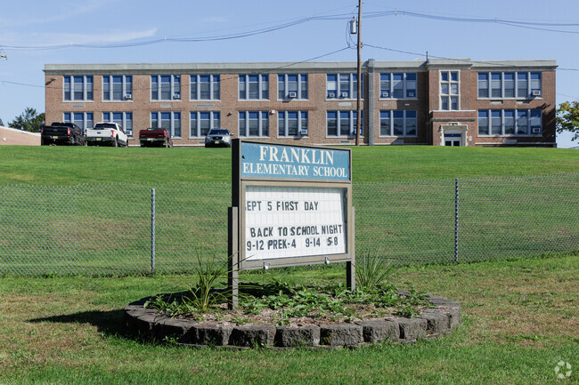 Franklin Elementary School in Franklin, NJ has a student-teacher ratio of 10 to 1.