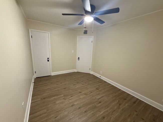 15519 Plainview Ave, Detroit, MI 48223 - photo 5