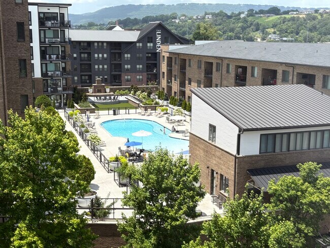 One North Shore Condominiums unit 630, Chattanooga, TN 37405 - photo 2