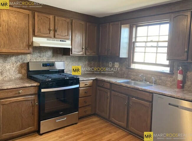 10 Pine St, Arlington, MA 02474 - photo 4