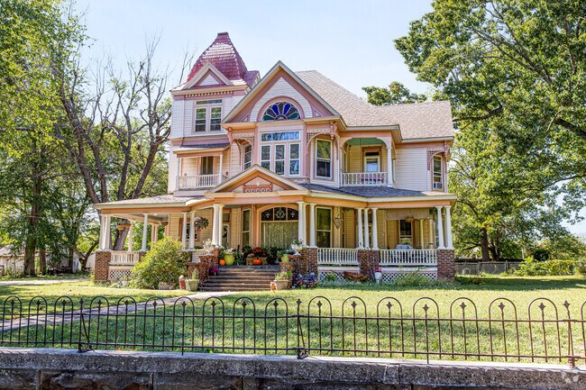 Homes in Marionville range from Queen Anne to New Traditional, with prices up to $440,000.