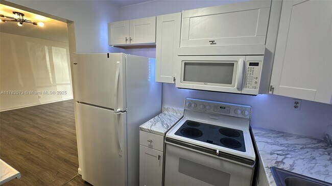 3020 NE 16th Ave unit 103, Oakland Park, FL 33334 - photo 6