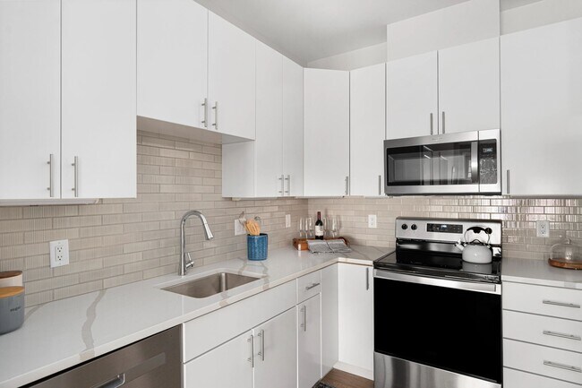 505 Sutton, North Andover, MA 01845 - photo 2