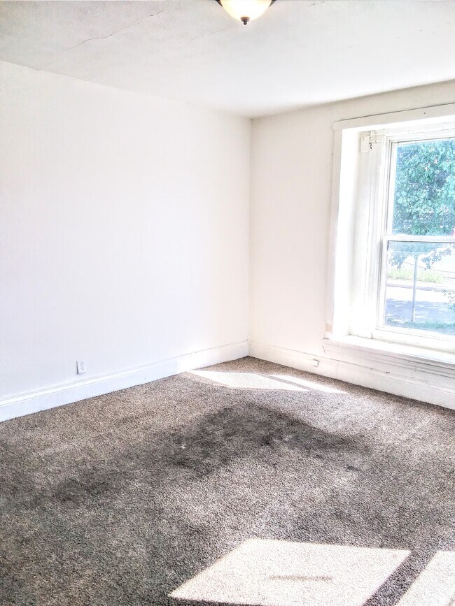 202 E Gilbert St Unit 1, Muncie, IN 47305