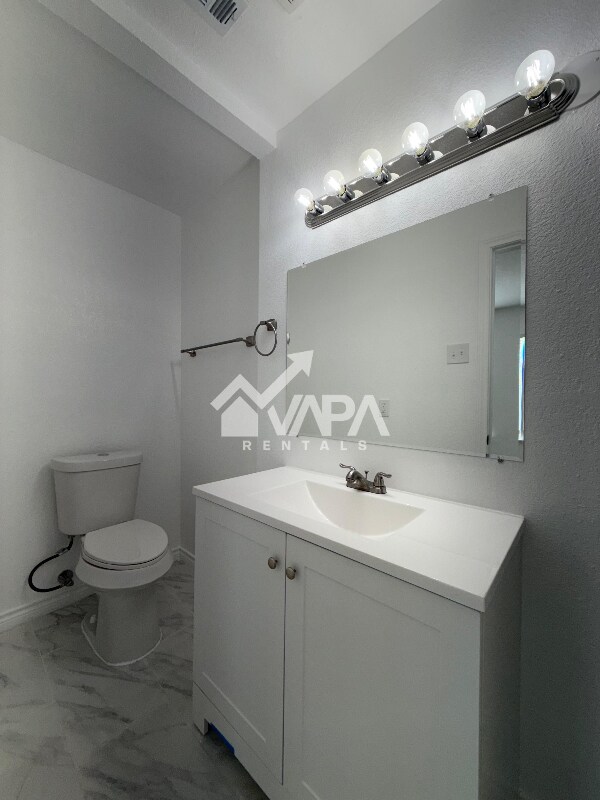 202 Florencia Ave, San Antonio, TX 78228 - photo 5