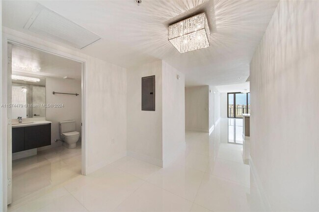 Parque Towers at St. Tropez unit 2103, Sunny Isles Beach, FL 33160 - photo 6