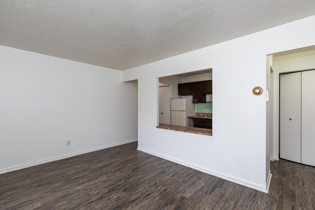 Water's Edge Apartments, Lorain, OH 44053 - photo 4