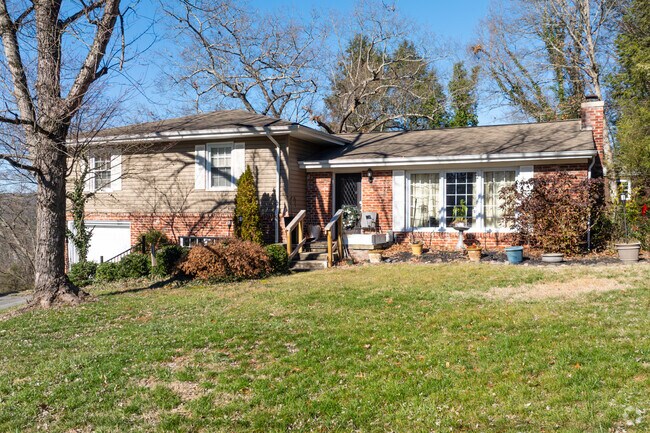 Neighborhoods like Belle Brook Estates feature midcentury homes.