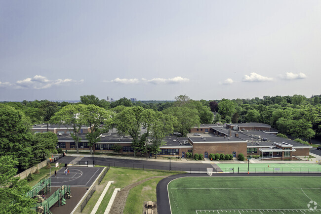 Eastchester/Tuckahoe: William E Cottle School: We make a promise of 