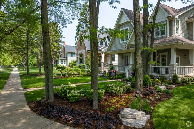 Tree-lined streets and well-manicured landscaping are abundant in North Downtown Naperville.