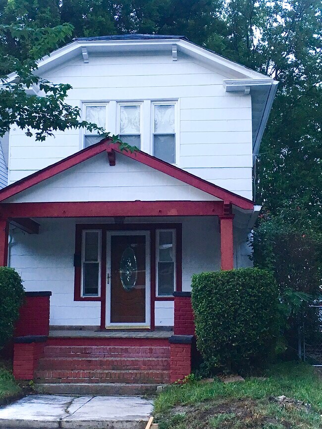 827 W 37th St, Norfolk, VA 23508