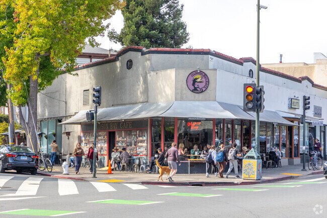 Minutes from Hiller Highland is Temescal, where locals find upscale dining and shopping.