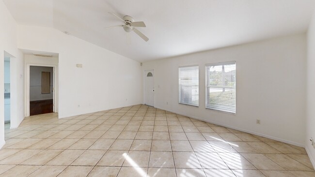 509 SW 10th Place, Cape Coral, FL 33991 - photo 2