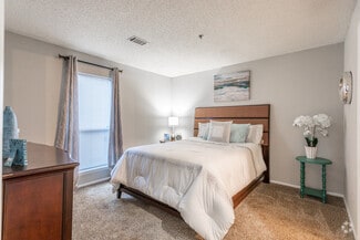 1310 Woodbend Dr, Stone Mountain, GA 30083