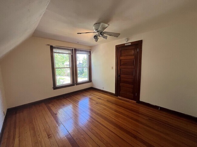 1119 Emerald St unit 2, Madison, WI 53715 - photo 6