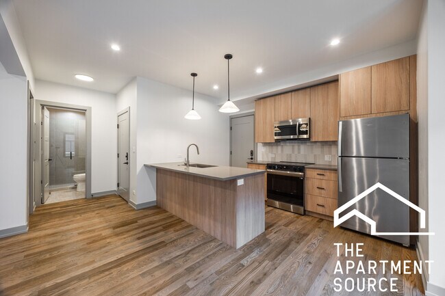 1333 W Estes Ave unit 1A, Chicago, IL 60626 - photo 2