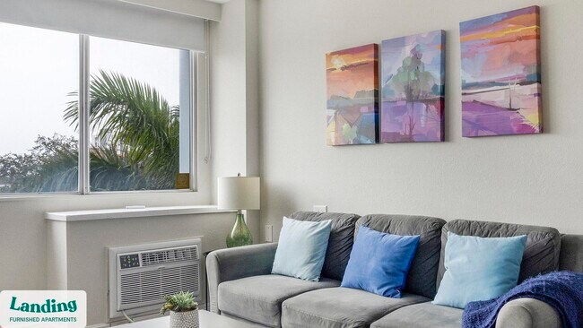 305 Dr M L K Jr St S unit 410.1403632, Saint Petersburg, FL 33705 - photo 2