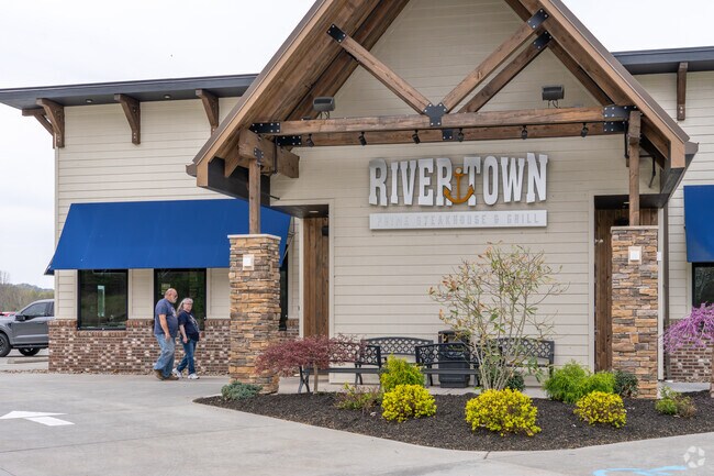 Located just minutes from Boaz, in Williamstown, WV, River Town Prime Steakhouse & Grill is a local favorite.