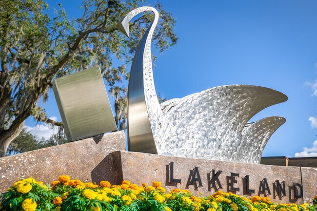 Lakeland is a city where history lives, culture beckons and amenities abound.