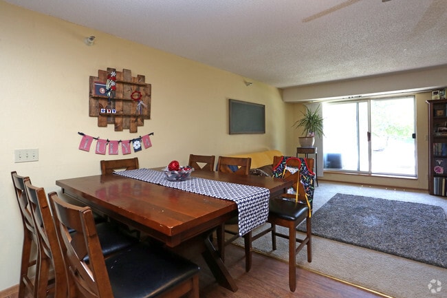 Linnet Circle Apartments, Coon Rapids, MN 55433 - photo 6