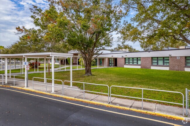 Southern Oak elementary school is rated a B+ school on niche and serves East Bay Country Club.