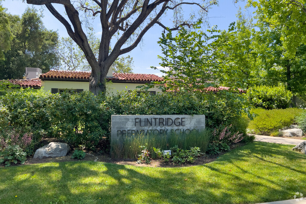 Flintridge Preparatory School, Rankings & Reviews - Homes.com