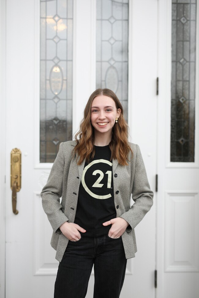 Agent Photo