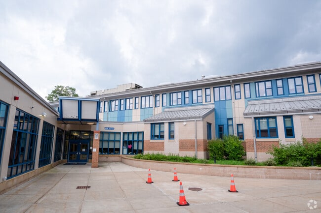 The Carlisle School serves students K-8th grade.