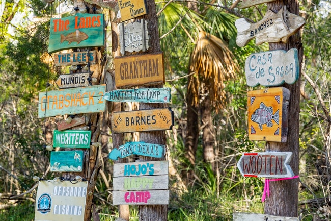 Residents take pride in plaques that lead the way to their homes in Homosassa.