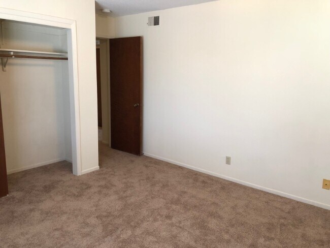 2017 NW Hickory Ln unit 10, Ankeny, IA 50023 - photo 5