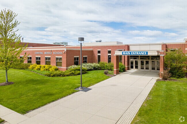 Central Middle School has a B grade according to Niche with 739 students.