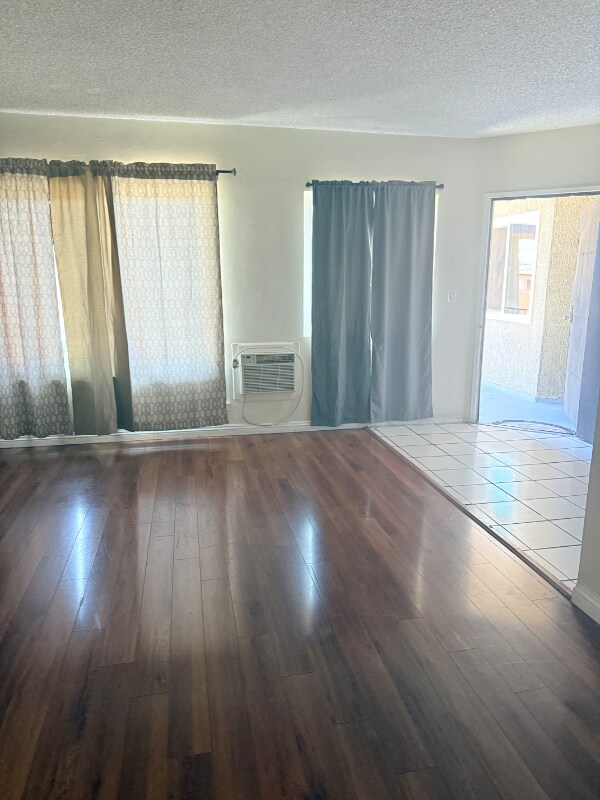 11820 Hart St Unit 5, Los Angeles, CA 91605