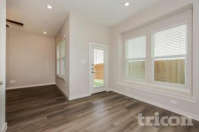 313 Lincoln Cir, Saginaw, TX 76179 - photo 6