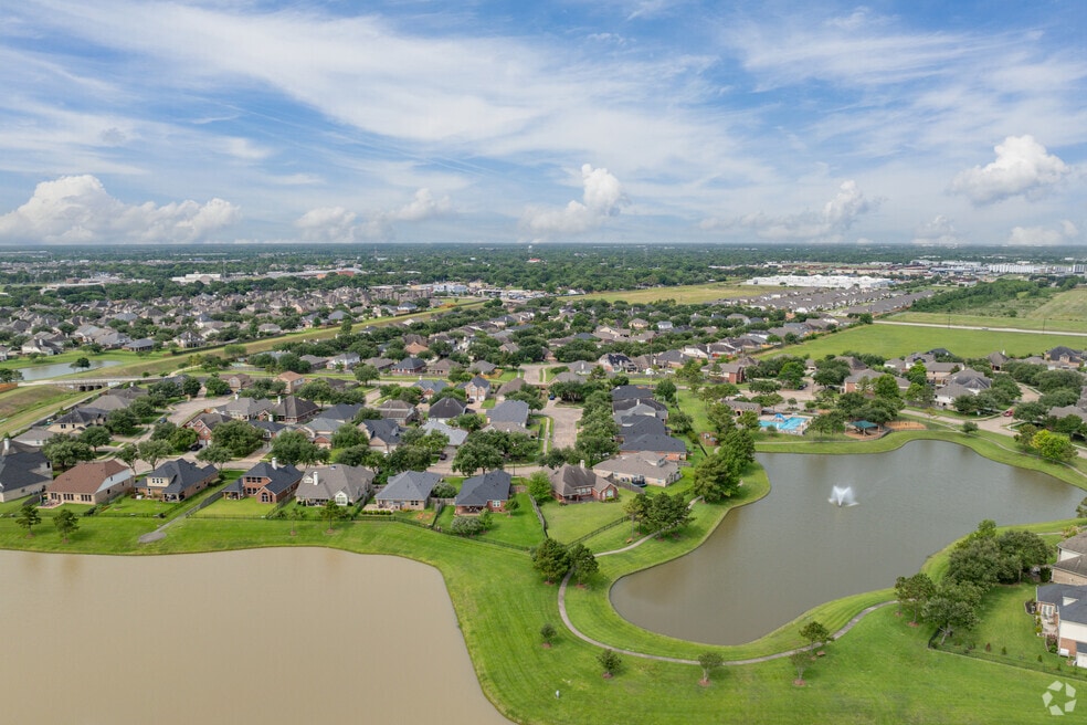 The Lakes at Highland Glen