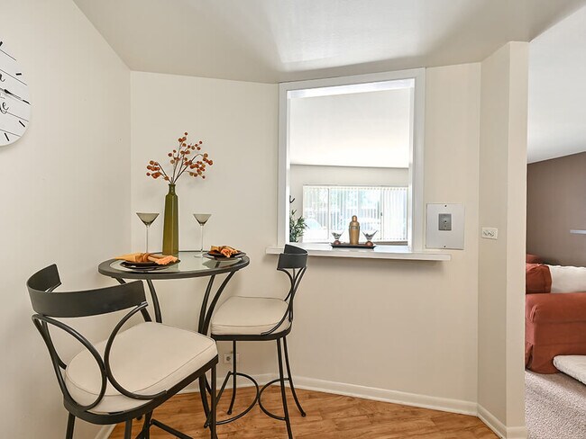 Harbor Lake, Waukegan, IL 60087 - photo 7