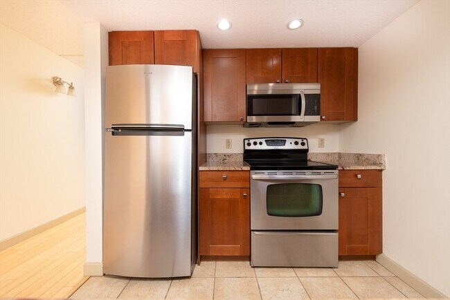 82 Peterborough St unit 4G, Boston, MA 02215 - photo 4