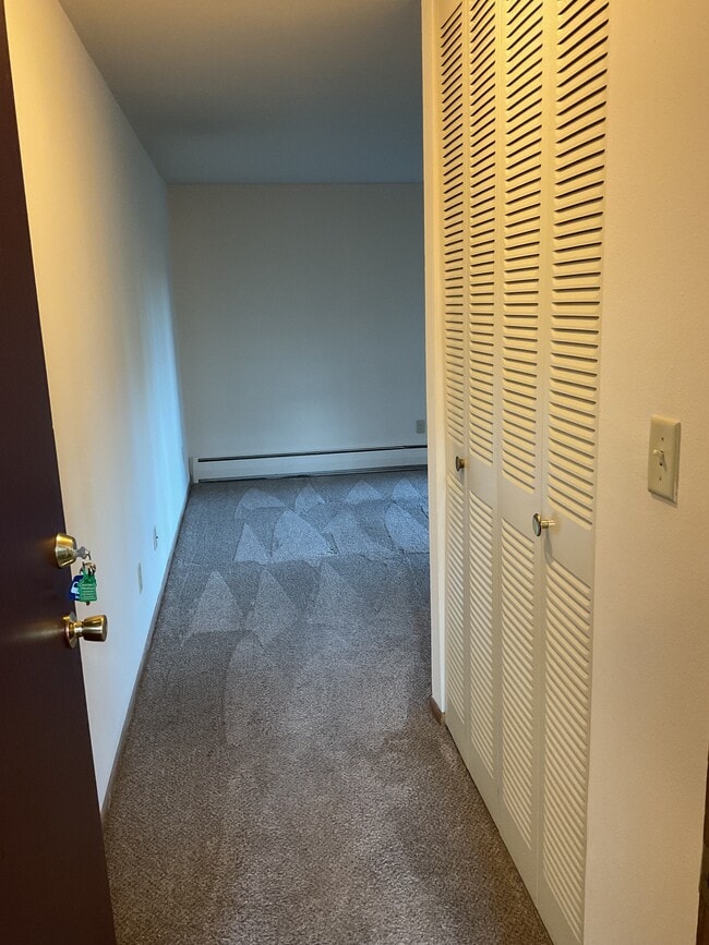 Apartment Homes of Wildwood Preserve in beautiful Oak Creek, WI, Oak Creek, WI 53154 - photo 2